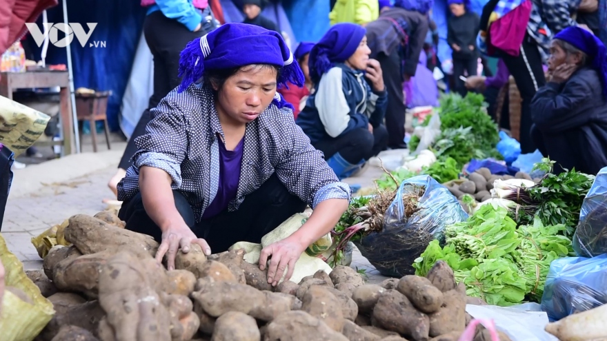 Một lần đến chợ phiên Y Tý